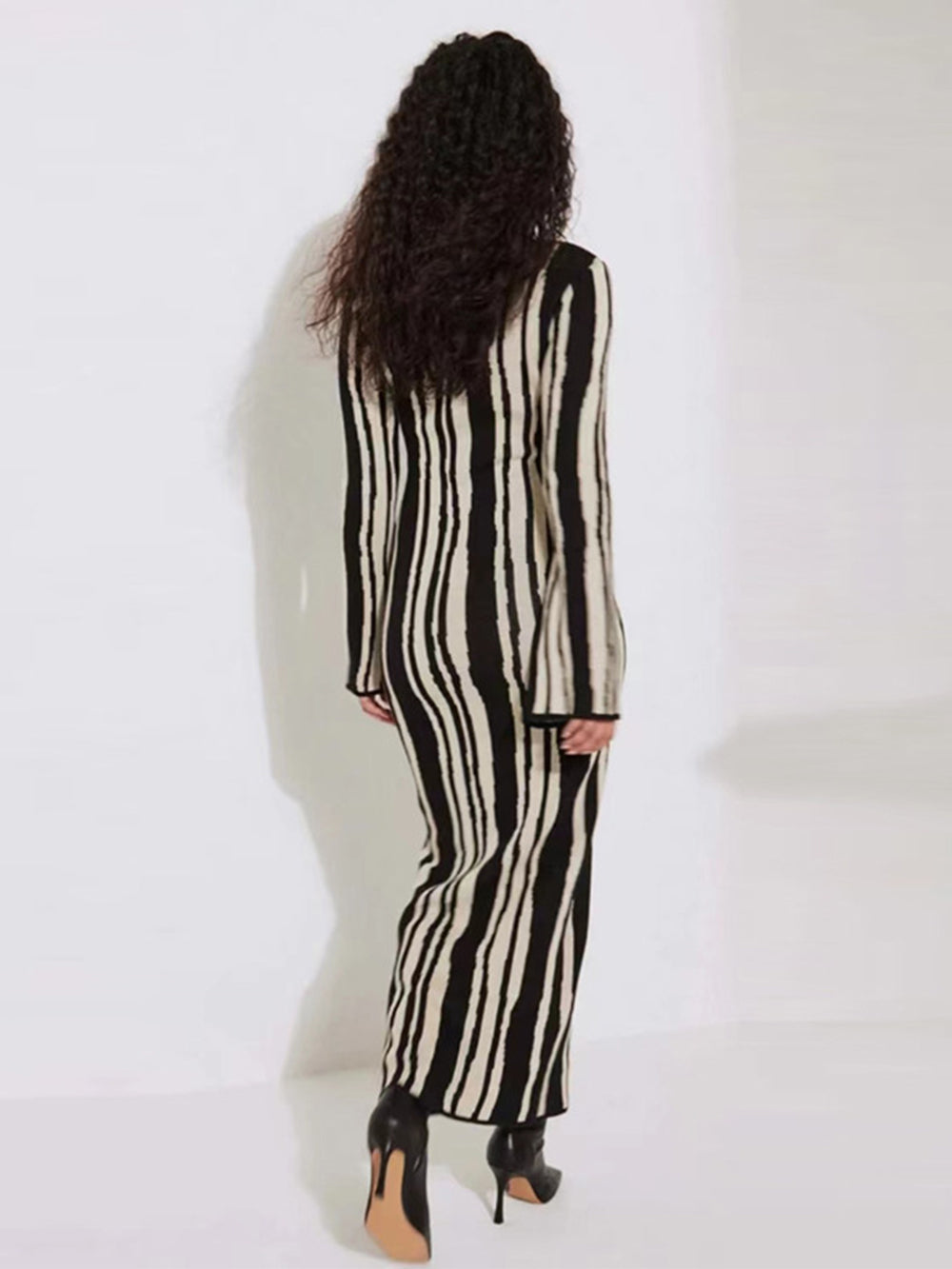 Contrast Bell Sleeve Maxi Dress