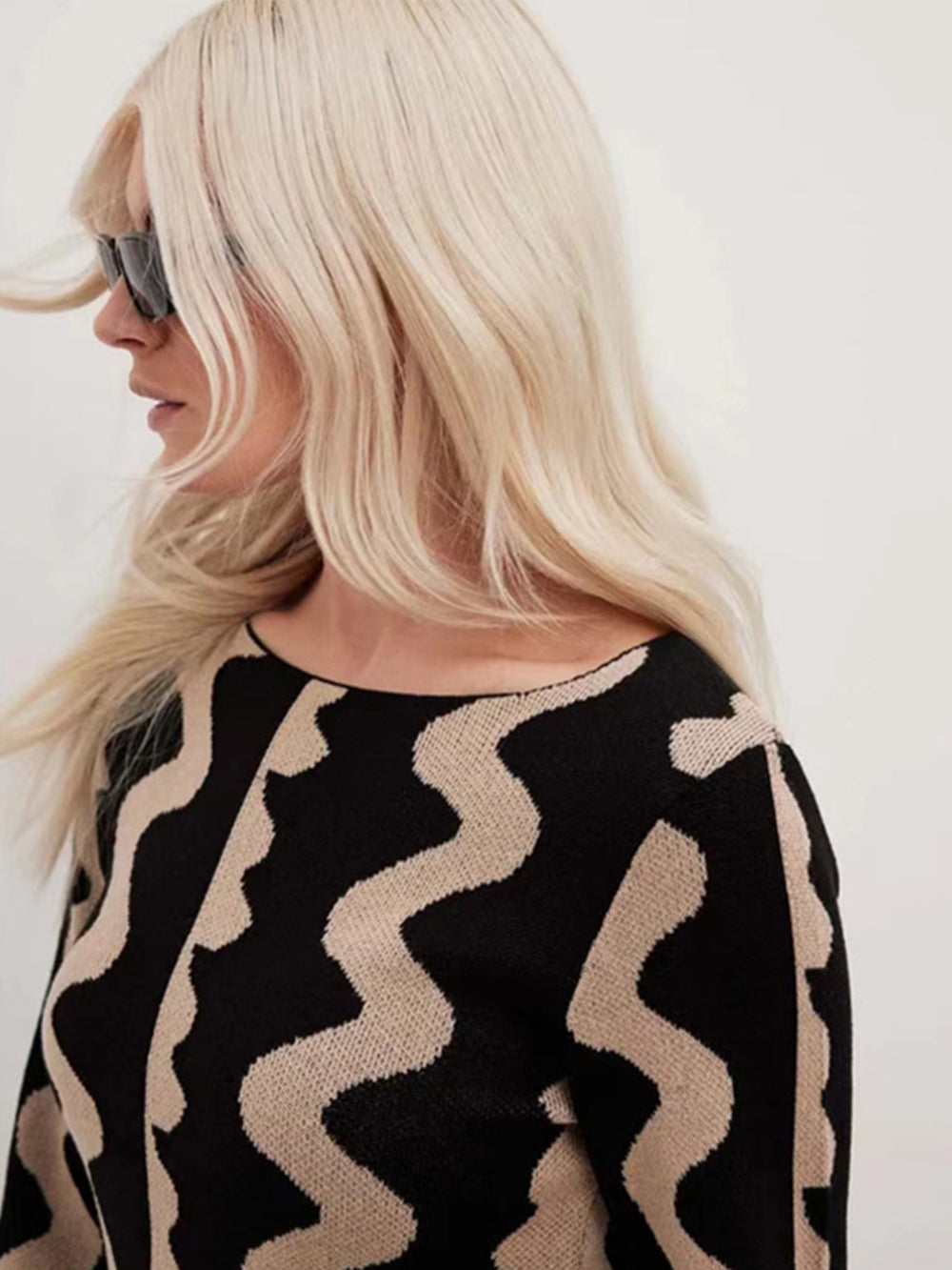 Contrast Bell Sleeve Maxi Dress