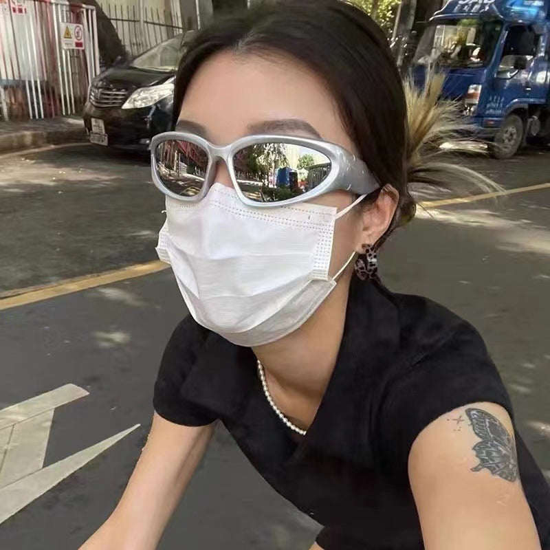 CyberChic | Trendy Y2K sunglasses in future style