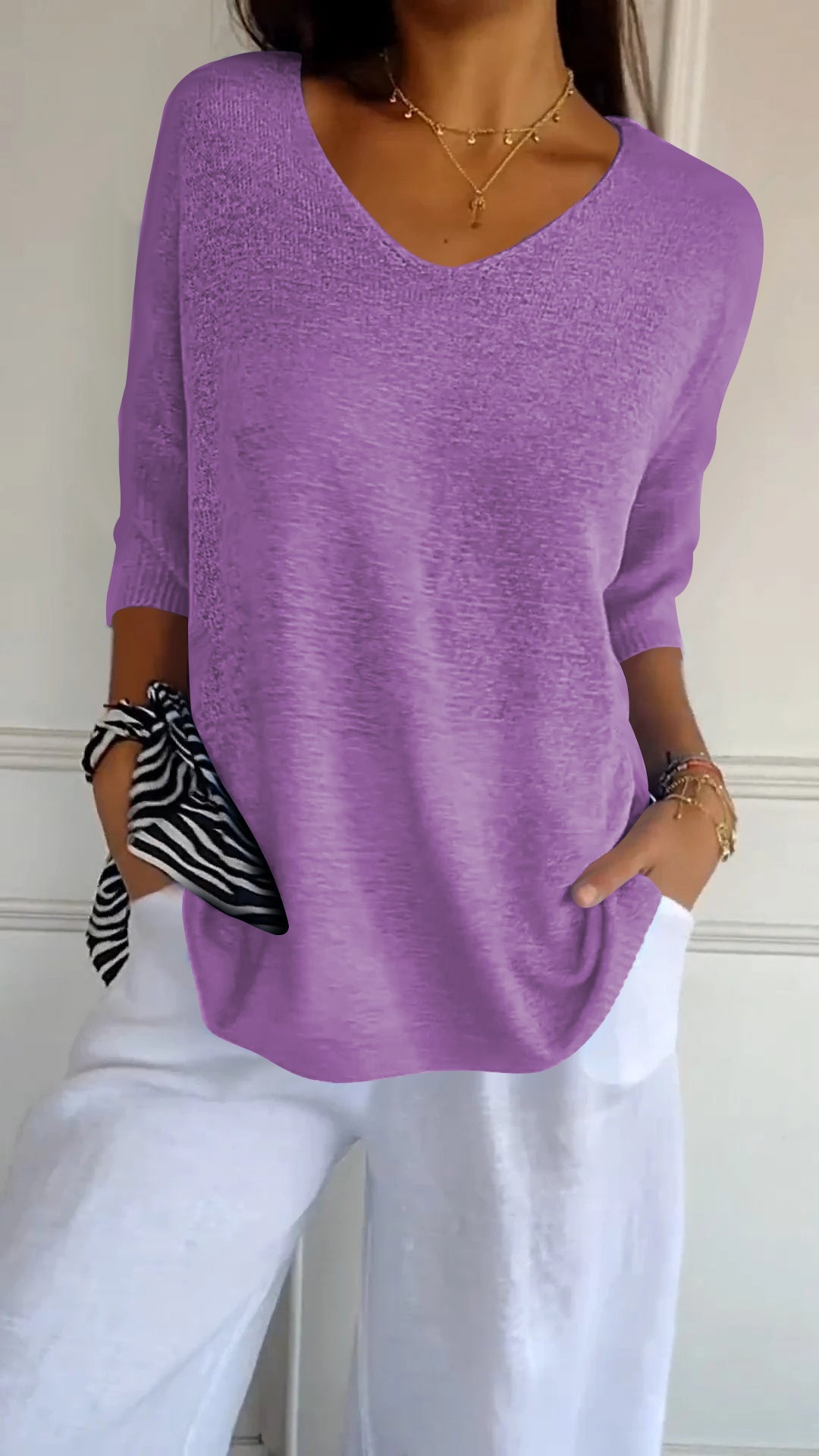 PAISLEY™ | PLAIN KNIT TOP WITH V-NECKLINE