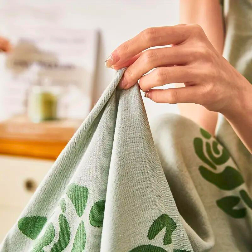 Bamboo Fiber Rose Cooling Blanket