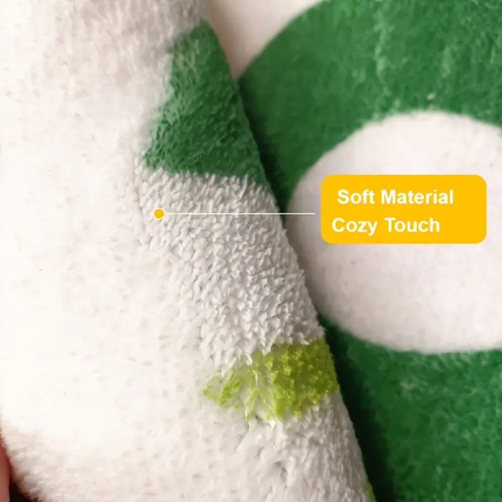 Green and white bathroom rug with retro text design ‘You Look Good’, soft absorbent bath mat with floral accent