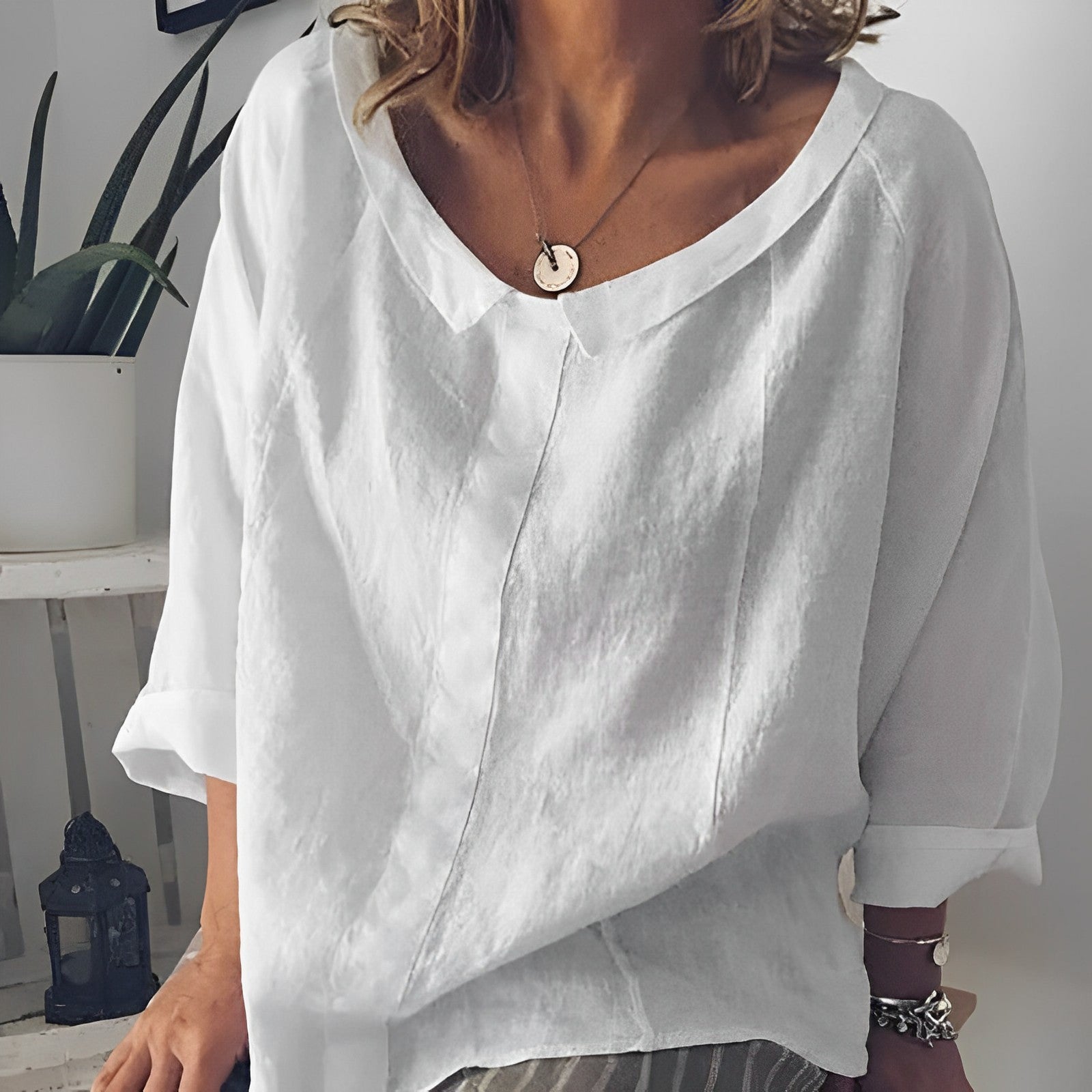 Sotfys turn-down collar blouse