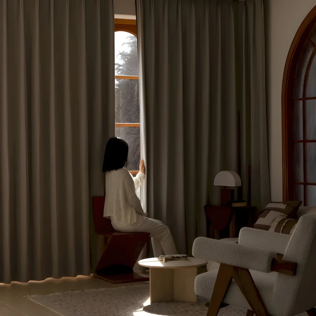 Blackout curtains – Premium jacquard fabric – Elegant modern design – Ideal for bedroom and living room – Energy-efficient and soundproofing