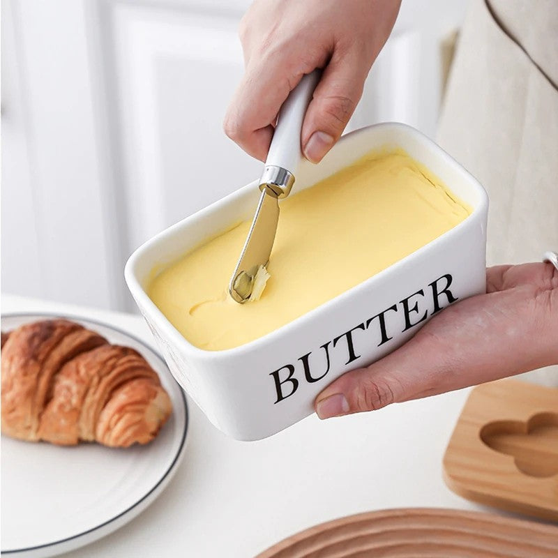 Ceramic butter dish – Bamboo lid – Stylish kitchen accessory