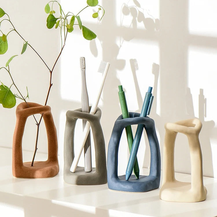 Ceramic holder – Premium material – Minimalist Nordic design – Versatile storage for bathroom or office – 3.1 x 3.1 x 4.5 in