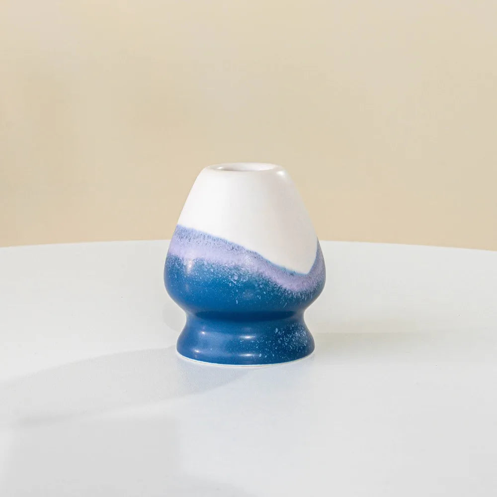 Ceramic matcha bowl with spout – Multicolored design – Perfect for tea lovers and Japanese matcha preparation