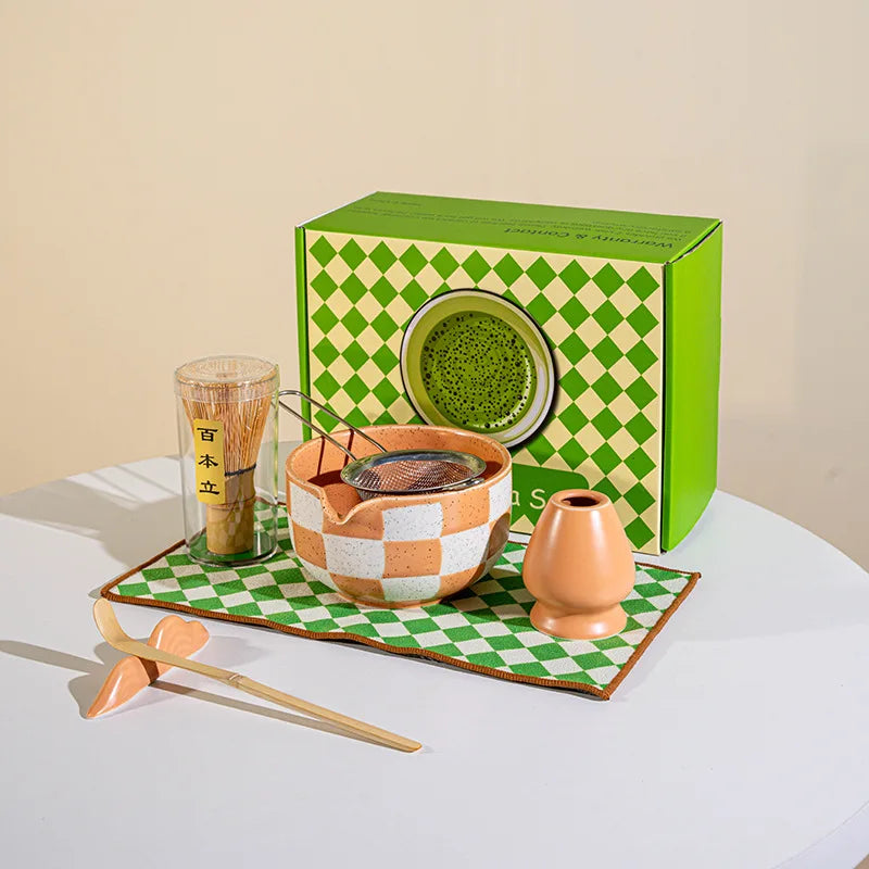 Ceramic matcha tea set – Checkered-style – Includes bowl, whisk, and utensils – Perfect gift for tea lovers