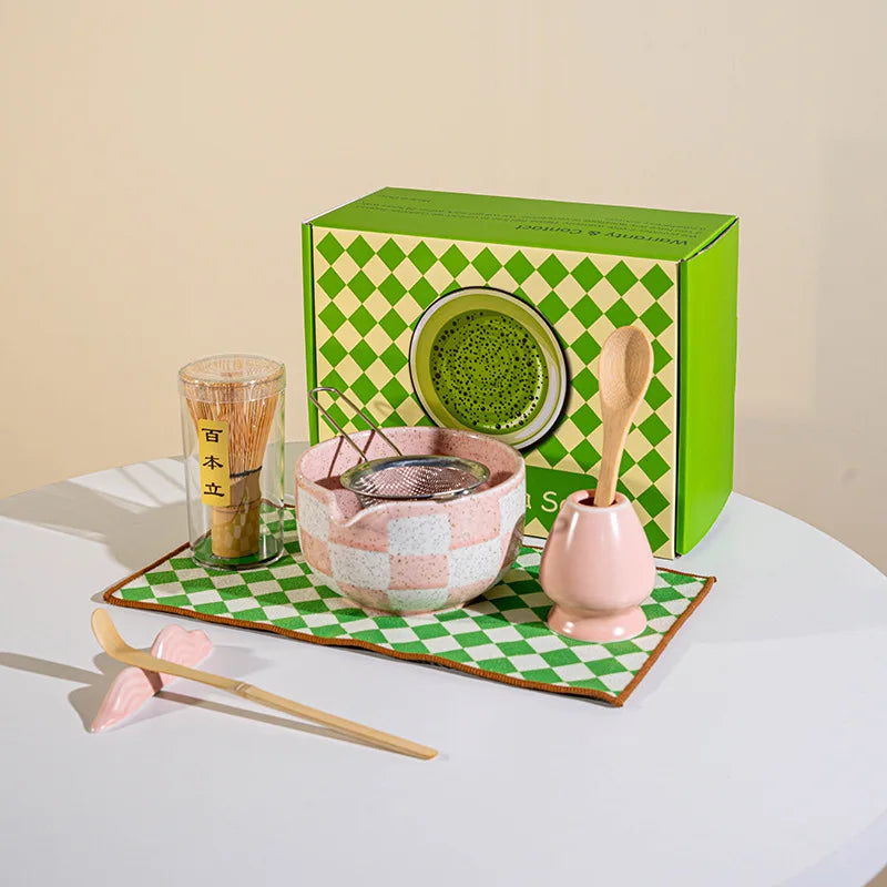 Ceramic matcha tea set – Checkered-style – Includes bowl, whisk, and utensils – Perfect gift for tea lovers