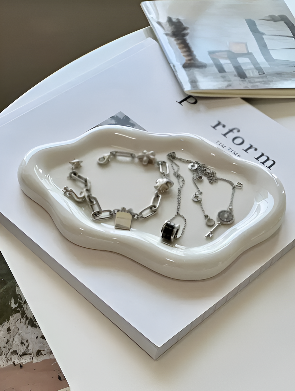 Ceramic tray – Elegant white cloud design – Multifunctional jewelry and accessory organizer – 7.5 x 5.1 in