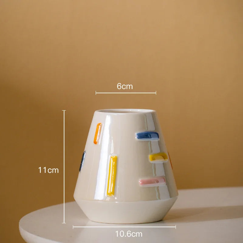 Ceramic vase – Colorful modern design – Perfect for flower arrangements
