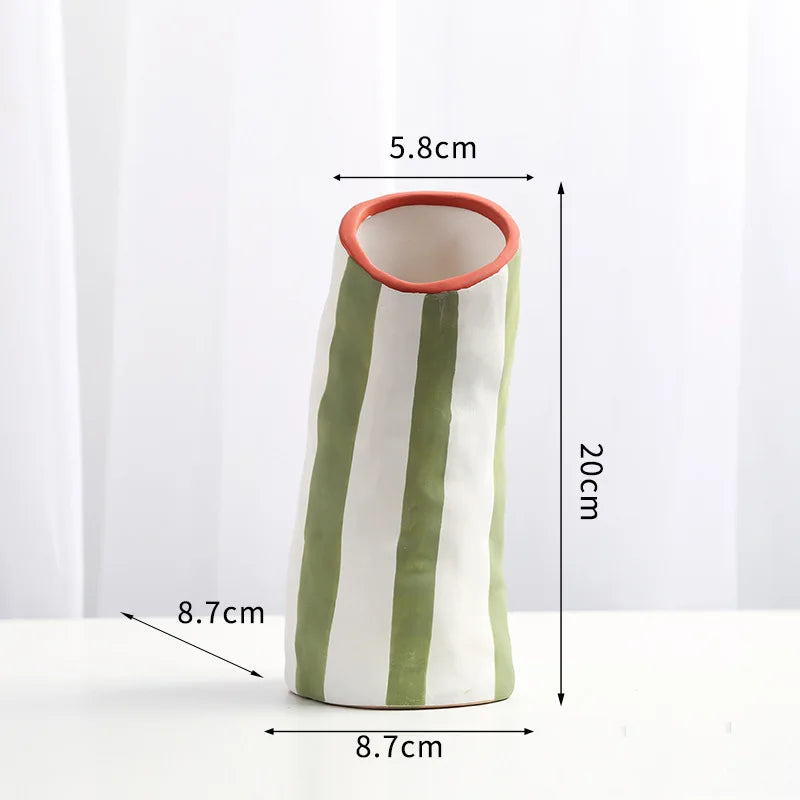 Ceramic vase – Hand-drawn floral design – Modern Nordic style – Home decor accent