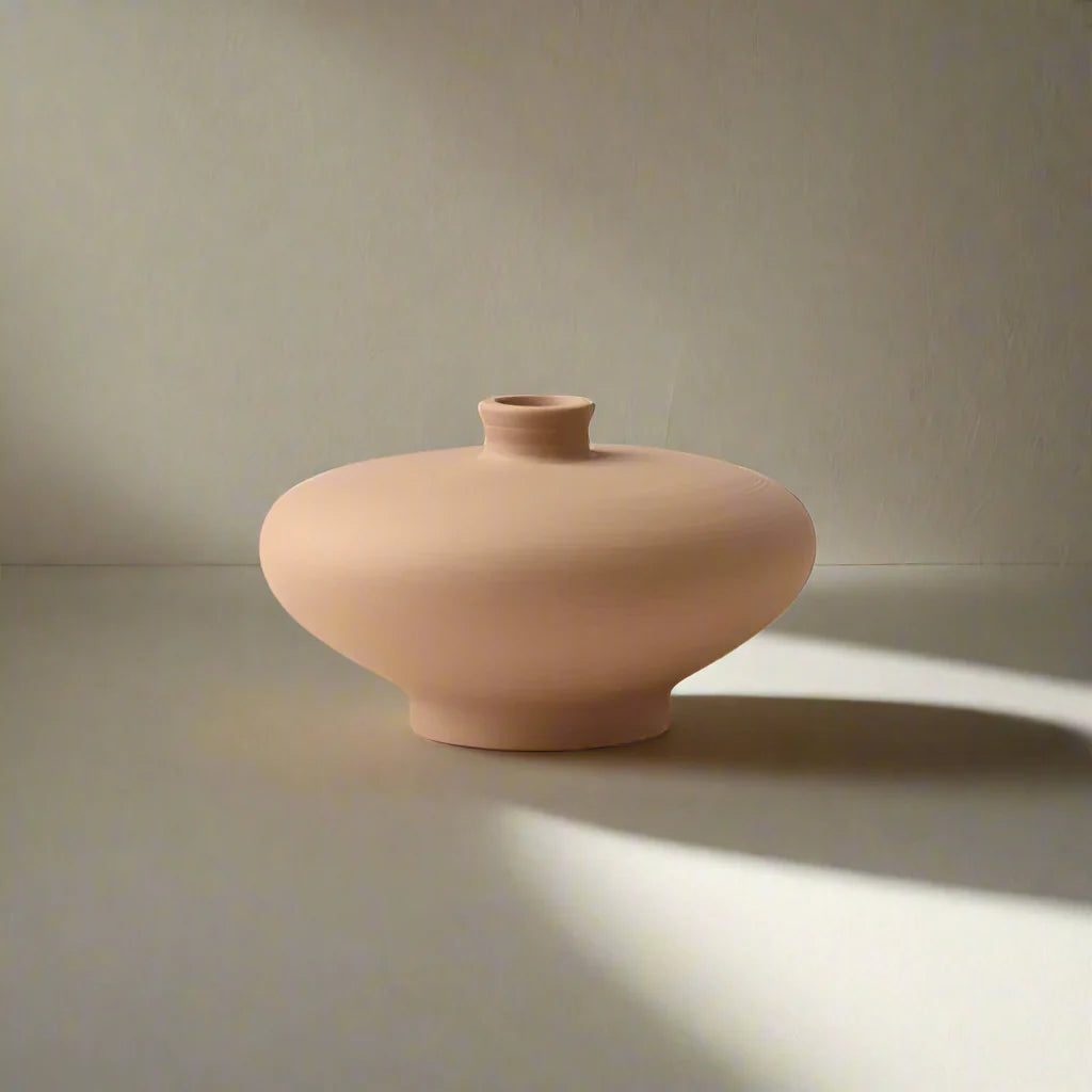 Ceramic vase – Nordic retro design – Elegant tabletop centerpiece for living room – 6.3 x 4.7 in