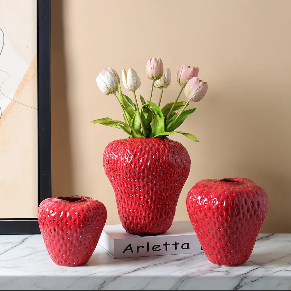 Ceramic vase – Strawberry design – Unique floral display – Home decor accent