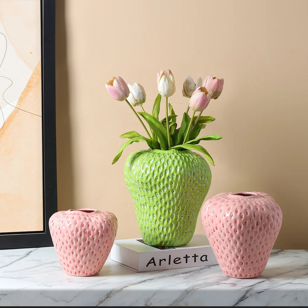 Ceramic vase – Strawberry design – Unique floral display – Home decor accent