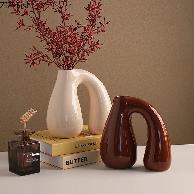Ceramic vase – N-shape design – Elegant flower display for home decor – 10 x 4 x 6 in