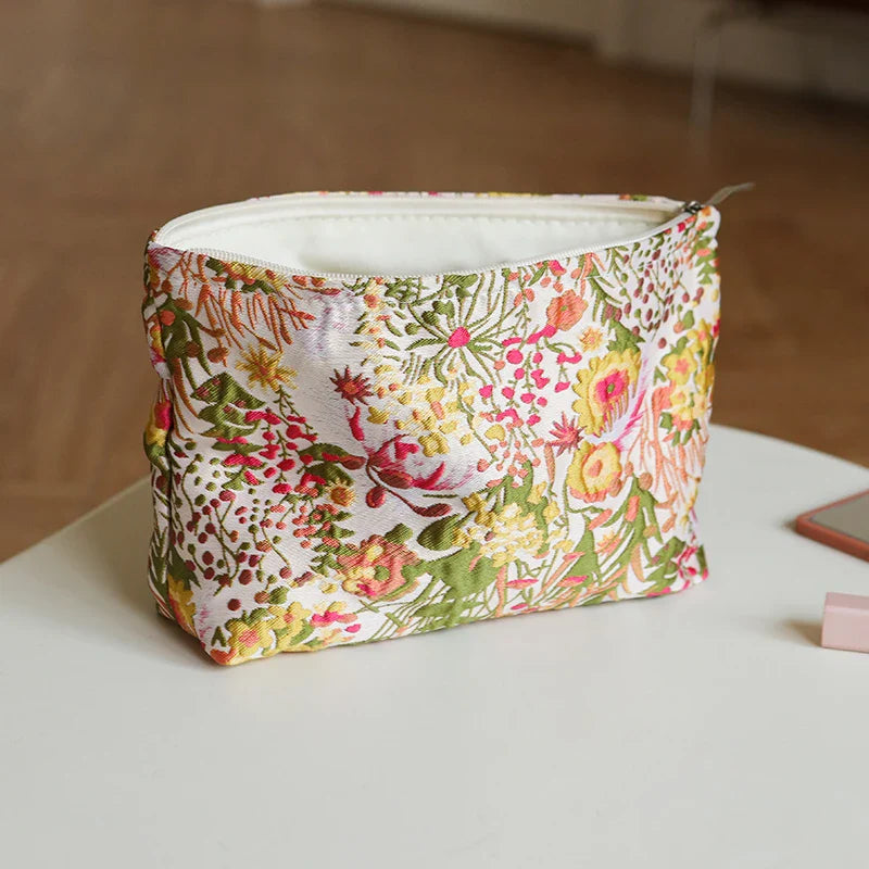 Floral cosmetic bag – Durable fabric – Travel makeup bag
