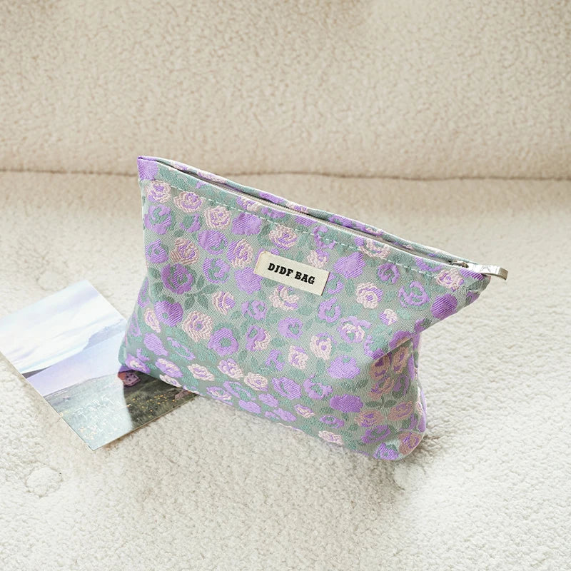 Floral cosmetic bag – Durable fabric – Travel makeup bag