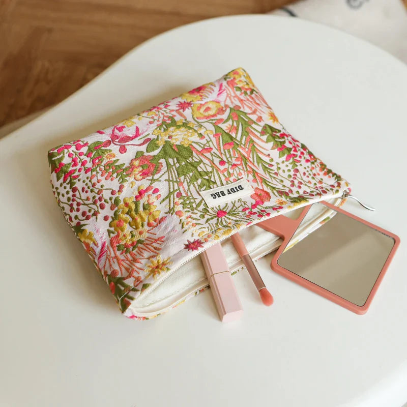 Floral cosmetic bag – Durable fabric – Travel makeup bag