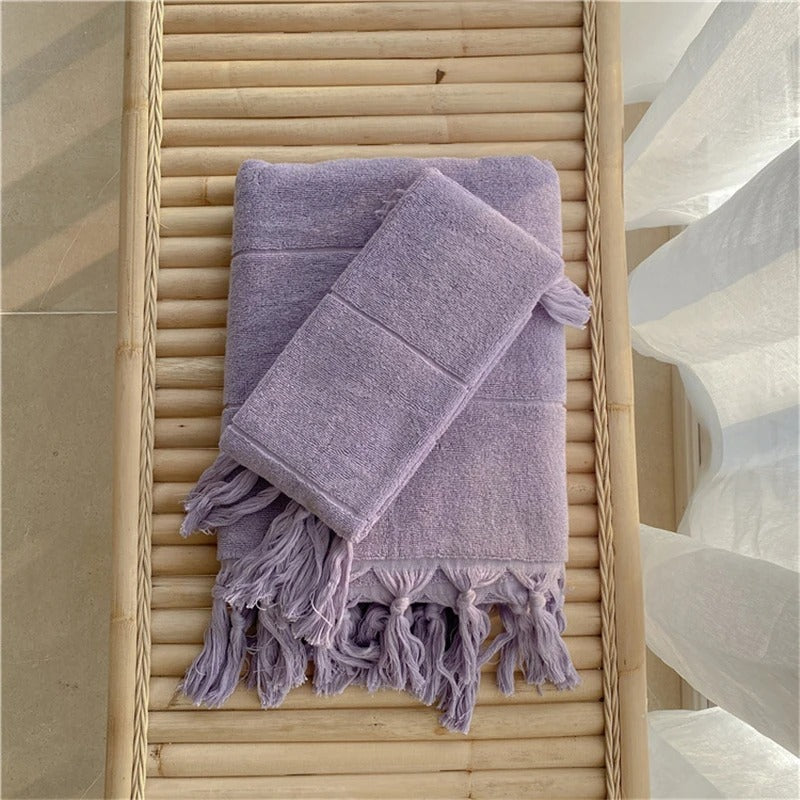 Cotton bath towel – Soft and durable – Elegant checkerboard design – Ideal for bath or spa use – 30 x 60 in