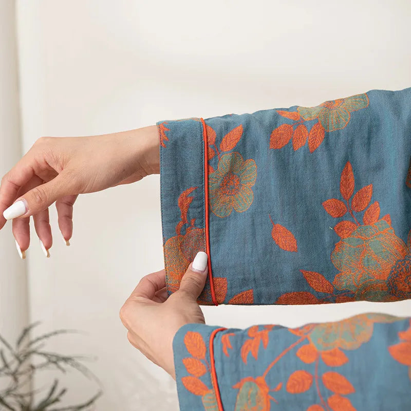 Cotton gauze kimono bathrobe – Lightweight and cozy – Floral print – One size fits S–L