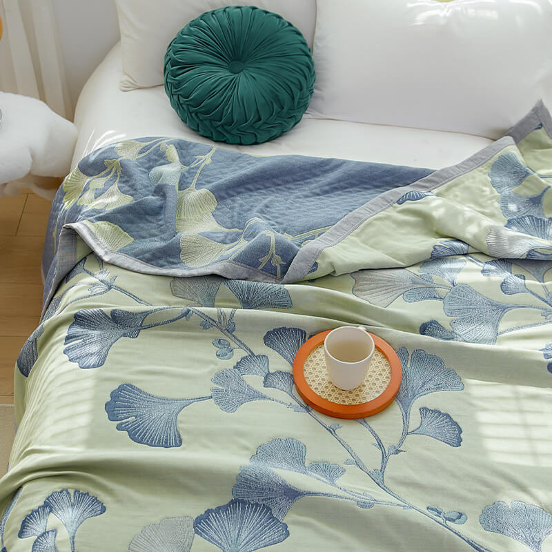 Cotton gauze quilt – Reversible Ginkgo leaf design – Lightweight and breathable