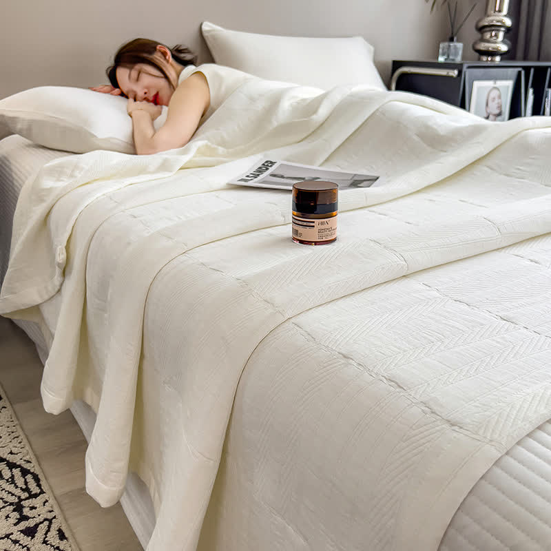 Muslin quilt – Lightweight and soft – Minimalist stripe design – Perfect for summer nights