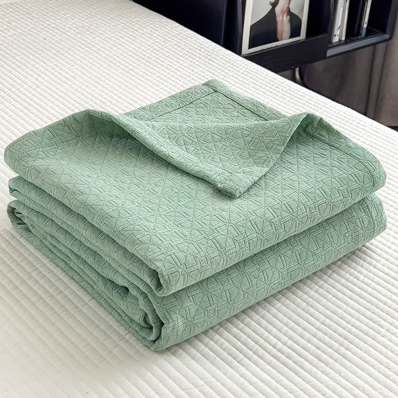 Cotton muslin quilt – Lightweight triple-layer – Geometric grid design – Modern minimalist bedding