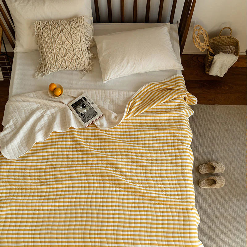 Cotton quilt – Lightweight and breathable – Soft summer comfort – Available in multiple sizes