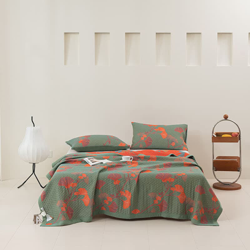 Cotton quilt – Orange ginkgo leaf pattern – Reversible design – Soft and breathable bedding