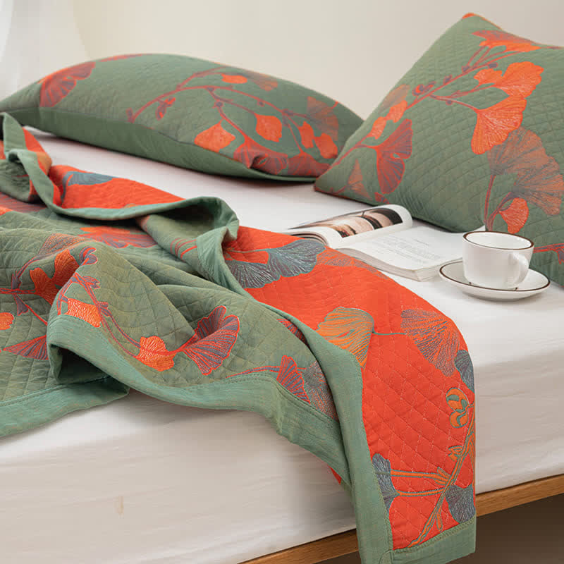Cotton quilt – Orange ginkgo leaf pattern – Reversible design – Soft and breathable bedding