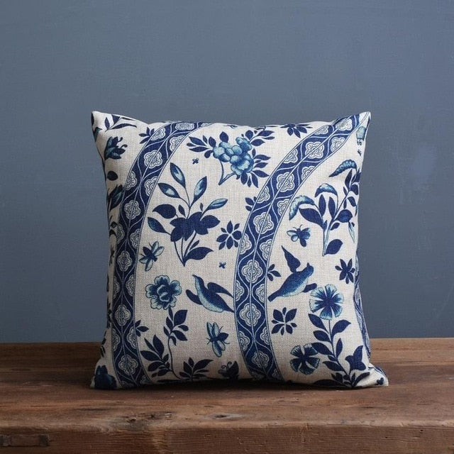 Couch cushion cover – Linen-cotton blend – Imperial blue – Traditional Chinese porcelain pattern – 17.7 x 17.7 in