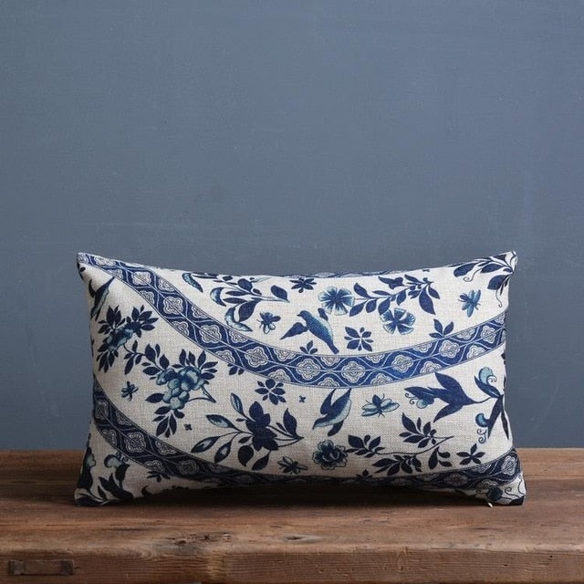 Couch cushion cover – Linen-cotton blend – Imperial blue – Traditional Chinese porcelain pattern – 17.7 x 17.7 in