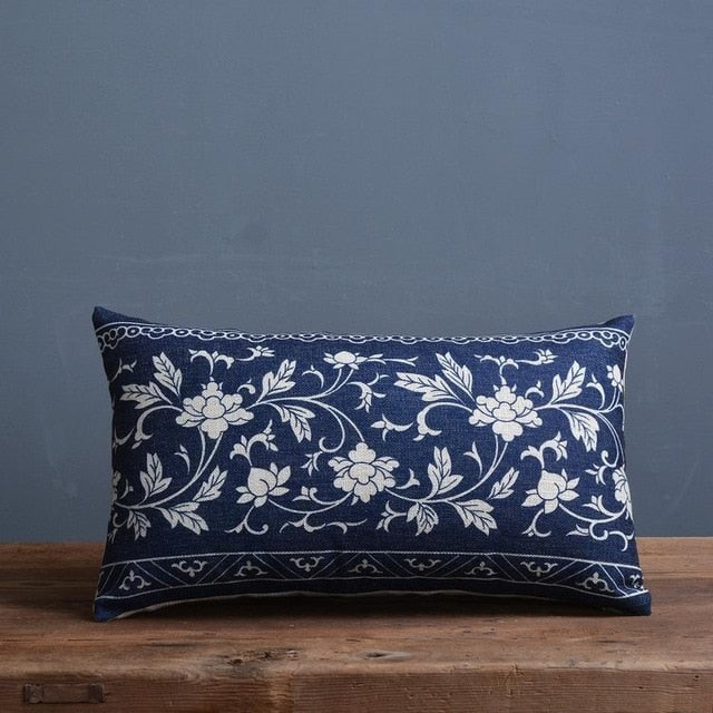 Couch cushion cover – Linen-cotton blend – Imperial blue – Traditional Chinese porcelain pattern – 17.7 x 17.7 in