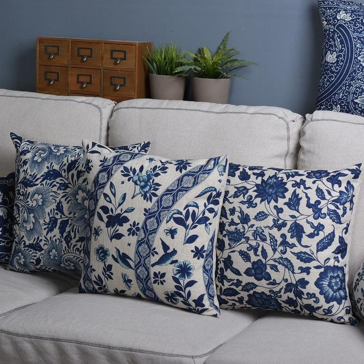 Couch cushion cover – Linen-cotton blend – Imperial blue – Traditional Chinese porcelain pattern – 17.7 x 17.7 in