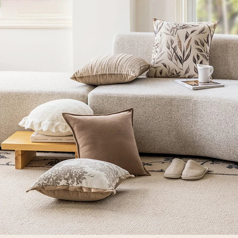 Decorative pillow cover – Jacquard fabric – Brown coffee – Stylish cushion cover for living room or bed – 17.7 x 17.7 in