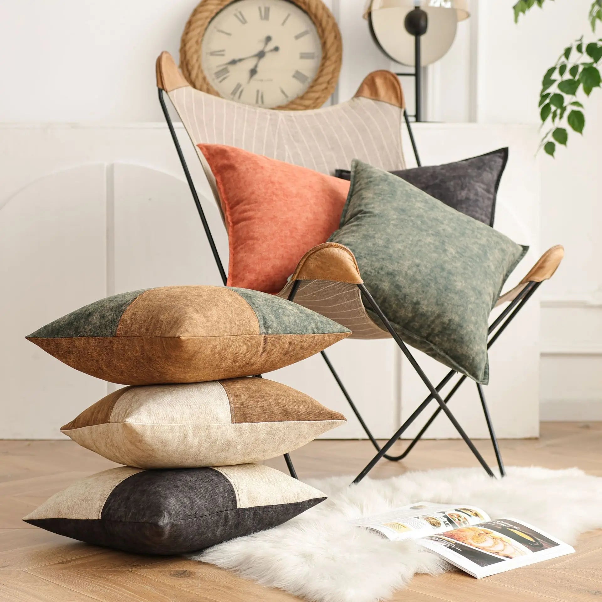 Denim cushion cover – Yarn-dyed polyester – Modern rustic design – Versatile home accessory