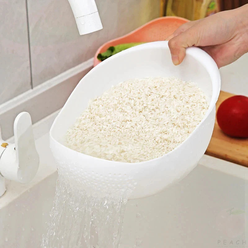 Drain basket – Durable plastic – Compact white design – Ideal for draining rice, fruits, and vegetables – 8.7 x 6.9 x 4.9 in