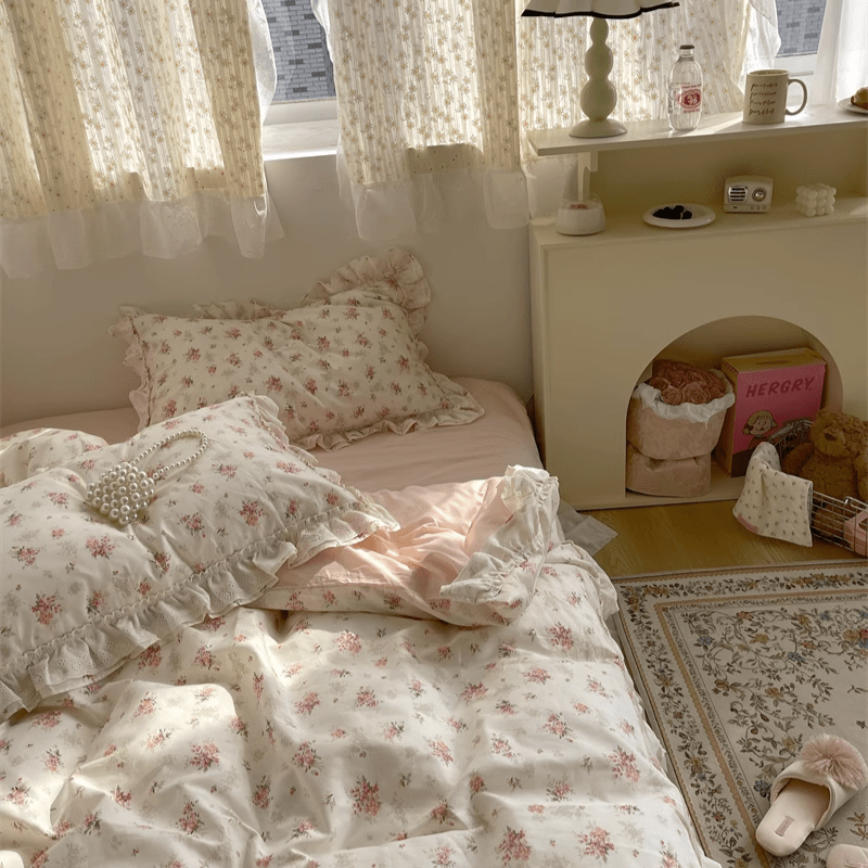 Duvet cover set – Embroidered pink floral design – Queen or King size options