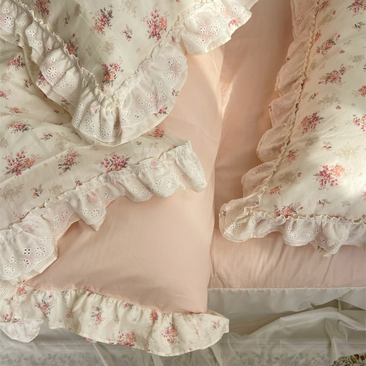 Duvet cover set – Embroidered pink floral design – Queen or King size options