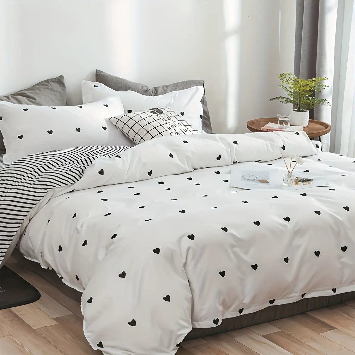 Duvet cover set – Soft polyester – Black love print – Cozy bedroom accessory