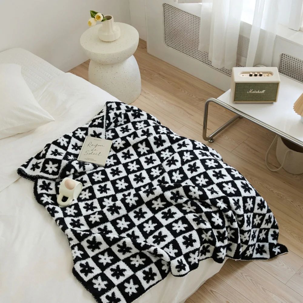 Floriva Checkerboard Daisy Throw Blanket