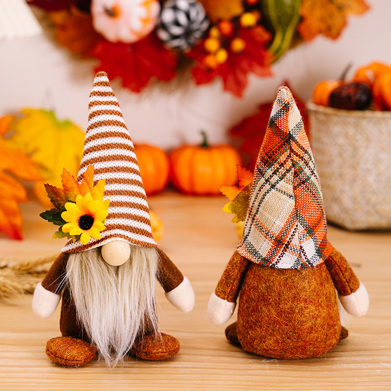 Gnome table decor – Whimsical fabric design – Autumn-themed – Perfect for Thanksgiving centerpiece – 11 in tall