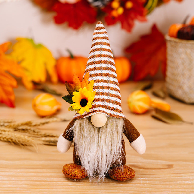 Gnome table decor – Whimsical fabric design – Autumn-themed – Perfect for Thanksgiving centerpiece – 11 in tall