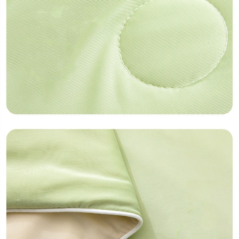 Lightweight quilt – Cool-touch fabric – Breathable design – Ideal for summer nights