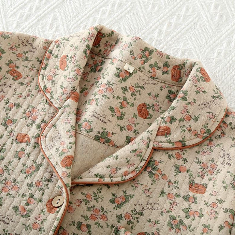 Quilted loungewear set – Vintage floral print – Relaxed fit for home and sleep