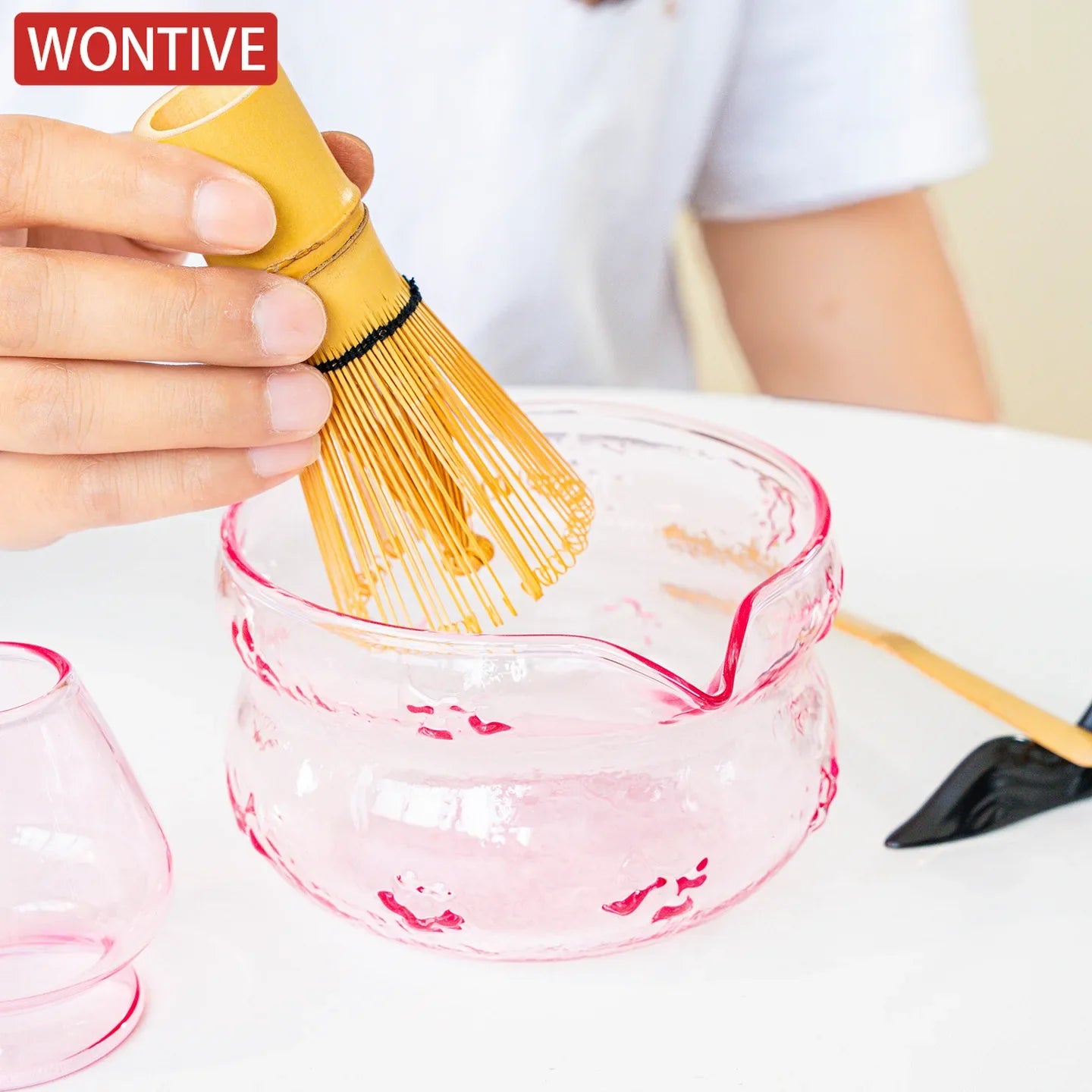 Matcha glass bowl – Pink, blue and black design – Ideal for tea ceremonies