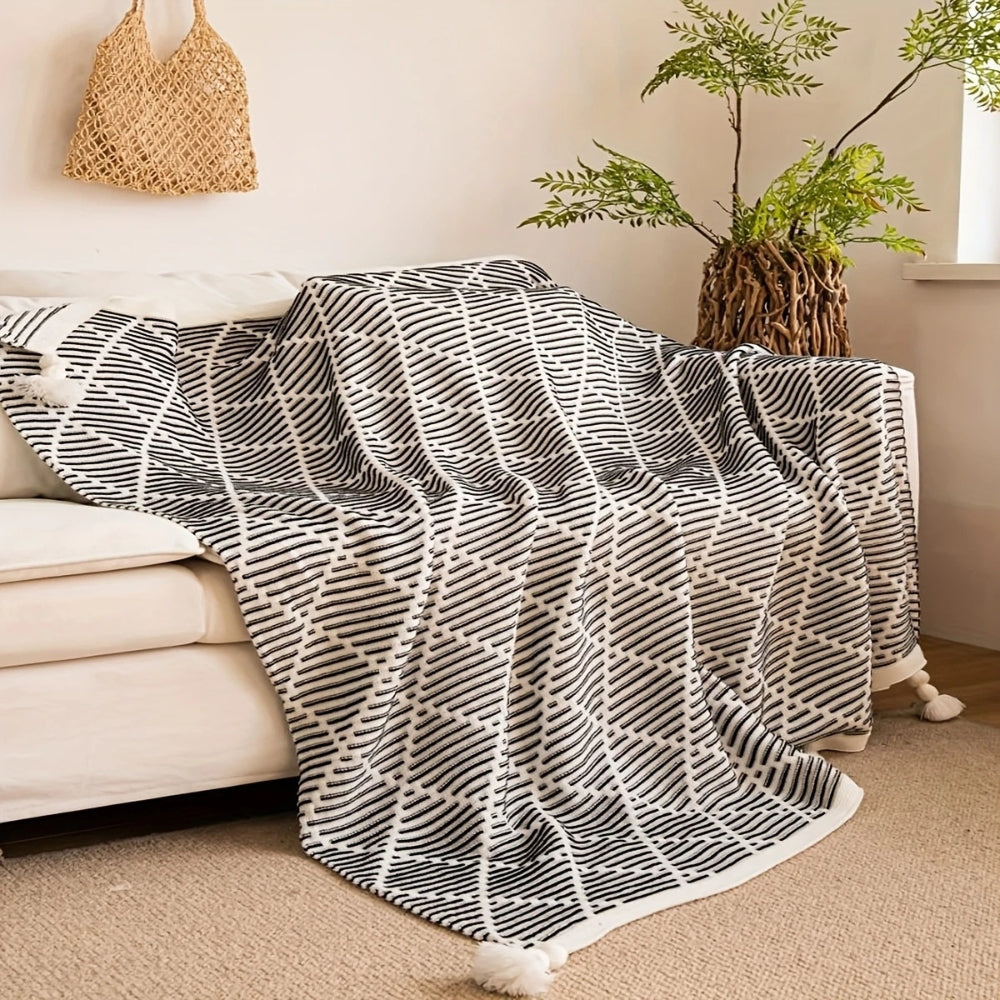 Monochrome Diamond Pattern Throw Blanket