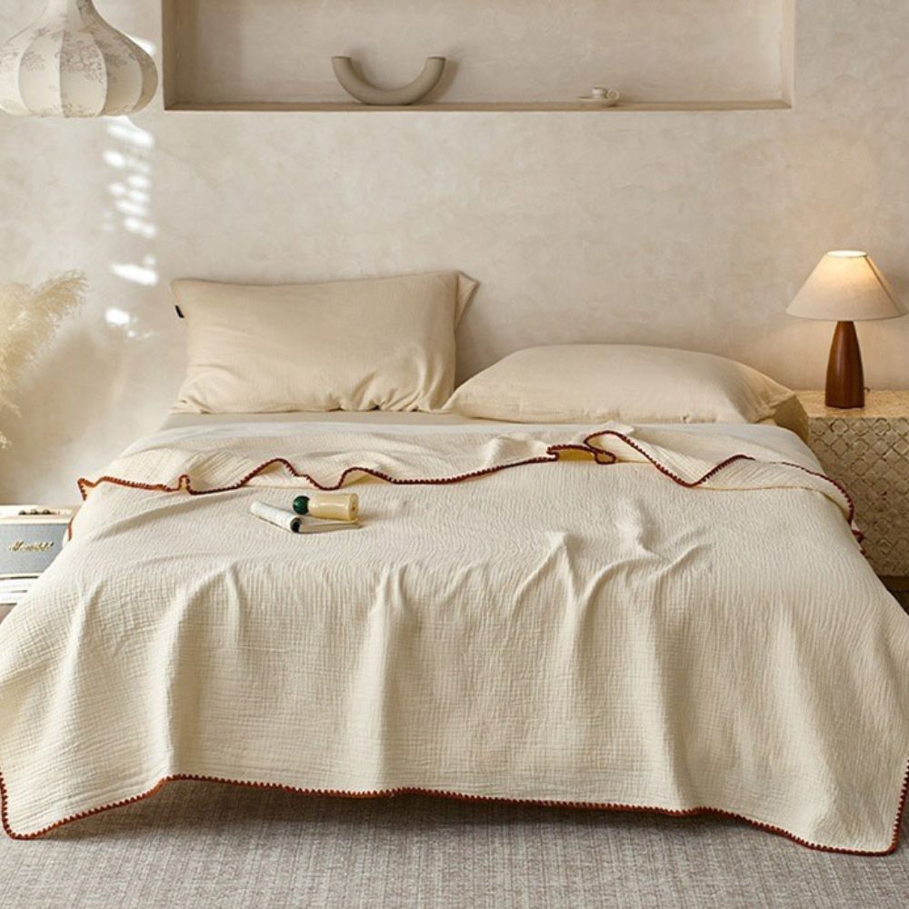 Muslin blanket – Lightweight cotton – Naturally crinkled texture – Versatile for all seasons