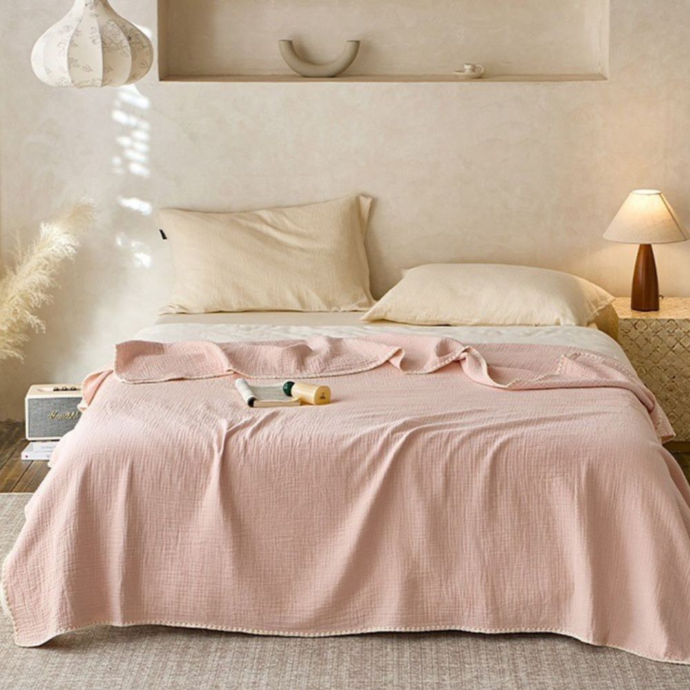 Muslin blanket – Lightweight cotton – Naturally crinkled texture – Versatile for all seasons